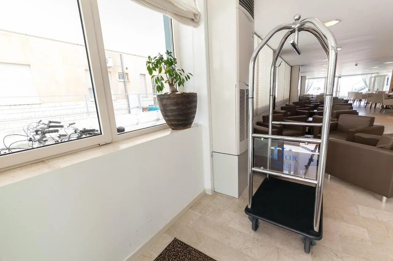 Hotel Astor Римини 3*,